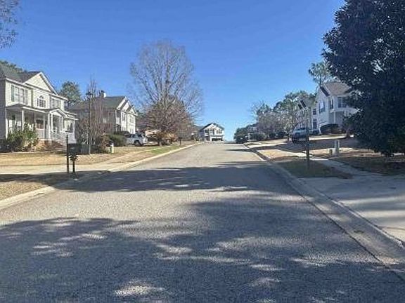 Exterior Neighborhood (street photo)