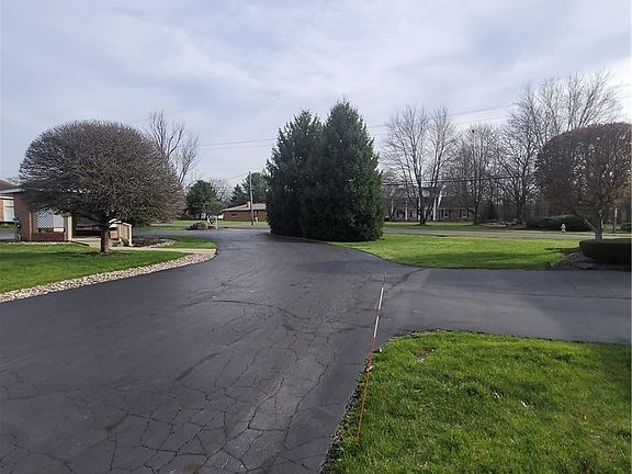 4th image of 148 Woodland Trce