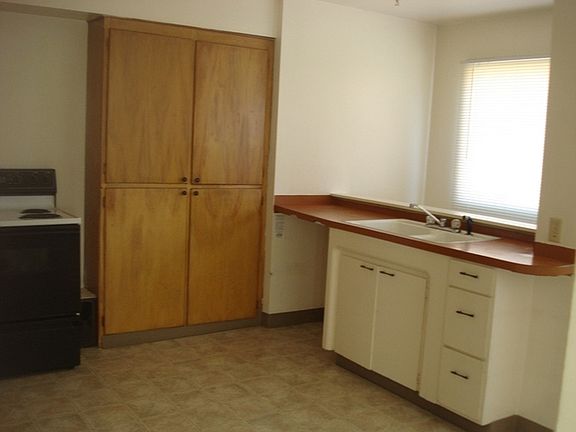 4th image of 811 S Cushman Ave #A