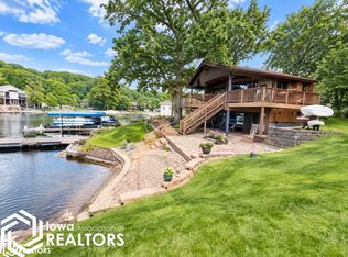 1053 Lakeshore Dr, Brooklyn, IA 52211
