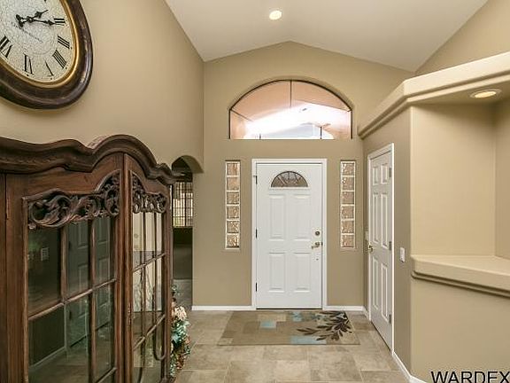 3rd image of 3343 Bluegrass Dr