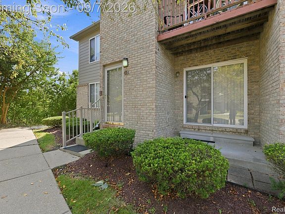 5th image of 34780 W Eight Mile Rd APT 7