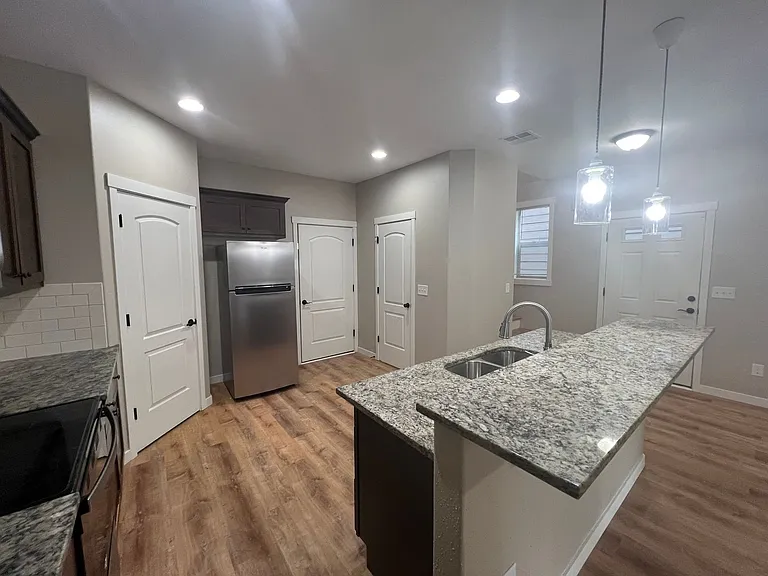 2641 NE 130th Ct — Photo 8