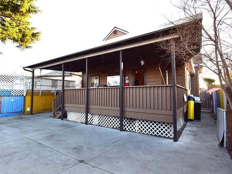 Ford Ave — Photo 9