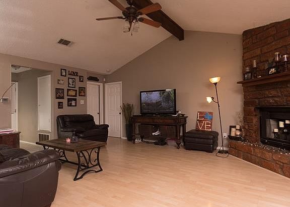 4th image of 713 Russet Valley Dr