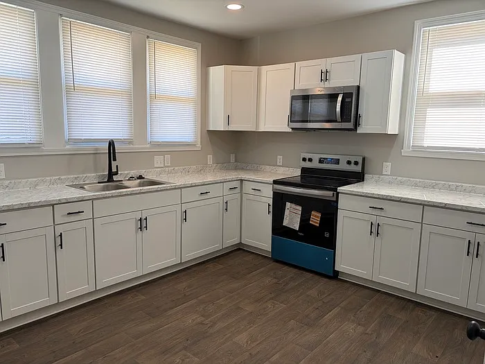 829 Green St — Photo 4