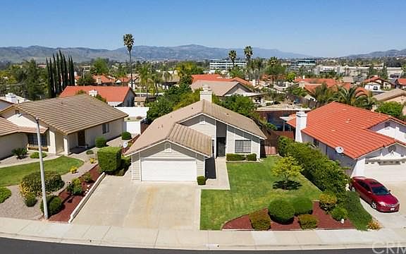 3rd image of 25267 Madrone Dr