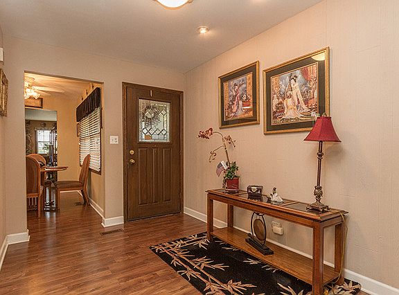 3rd image of 130 Aspen Dr