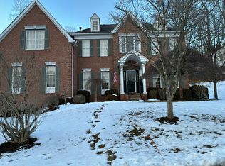 8 Mathews Ln, Somers, NY 10589