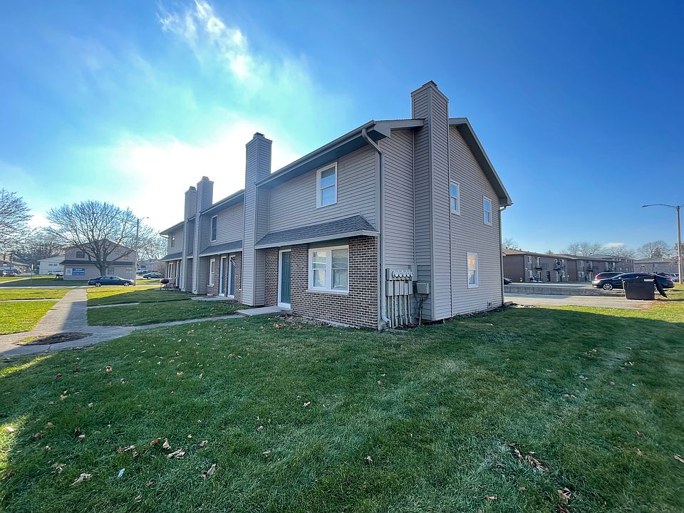 1st image of 827 W Hillcrest Dr Unit D