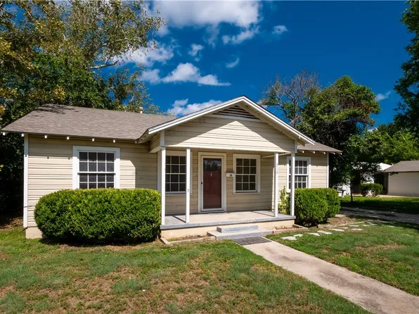 316 Powell Ave, Kerrville, TX 78028