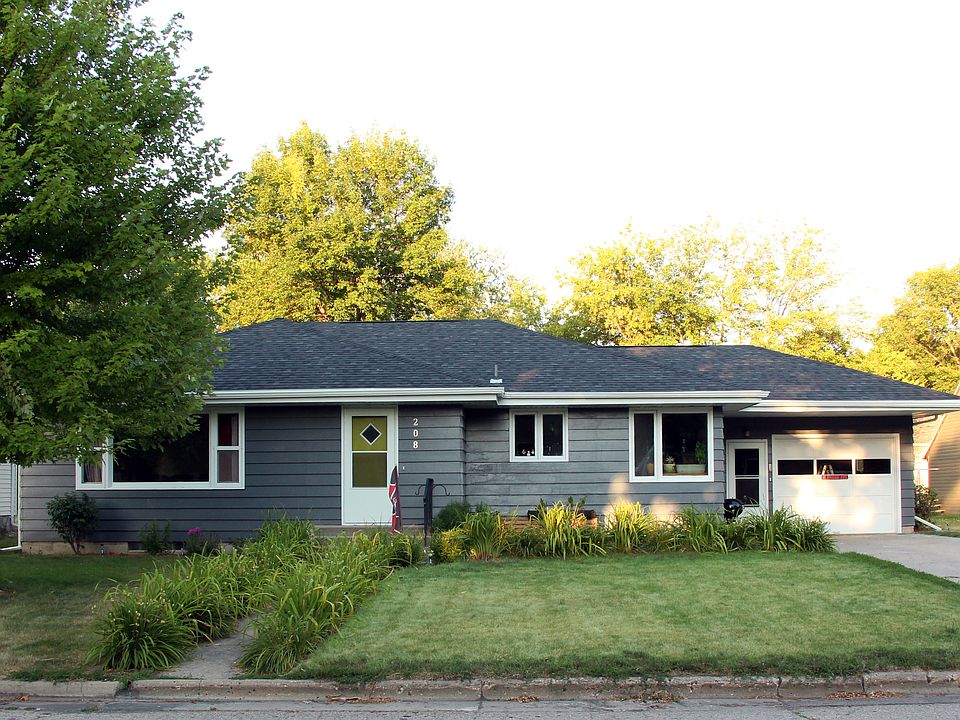 1st image of 208 N 16th St