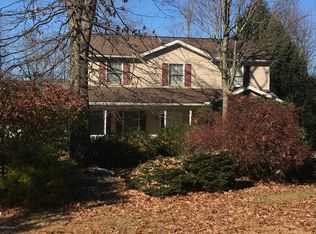 143 Ridge Crest Dr, Mountain Top, PA 18707