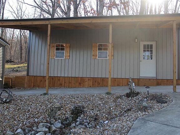 4th image of 31 Dixie Ln