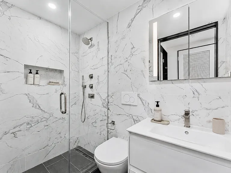 32 Spring St #7A — Photo 5