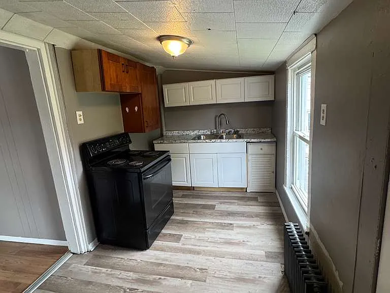 305 Jackson St #2 — Photo 6
