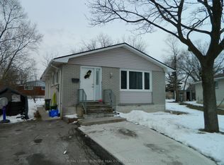 15 Michael Ave, Hamilton, ON L8T 2Y2