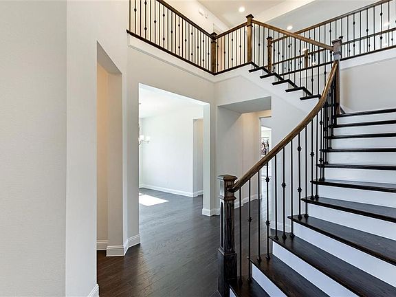 4th image of 1705 Carter Cir