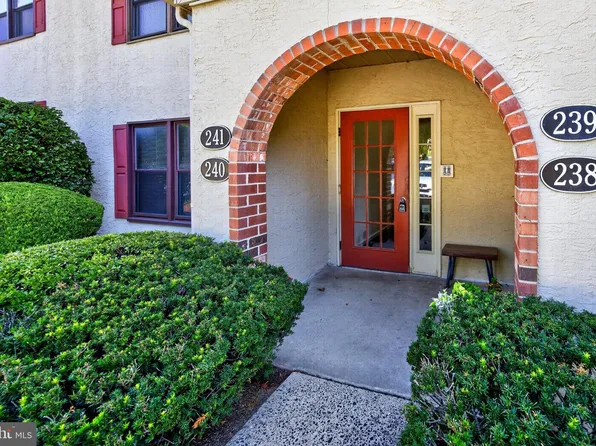 240 Stone Ridge Dr #240, Norristown, PA 19403