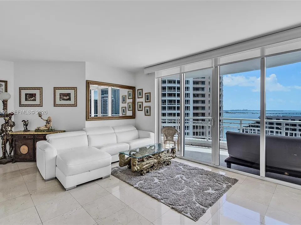 848 Brickell Key Dr #1903