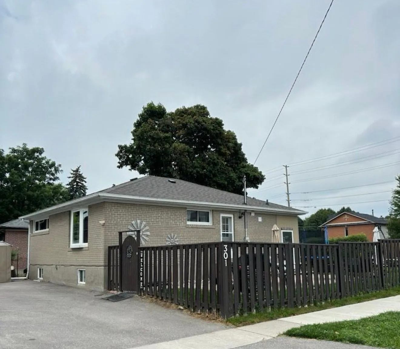 4 bed, $3,200 — Photo 1