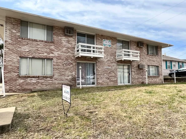 1225 Claflin Rd #2, Manhattan, KS 66502