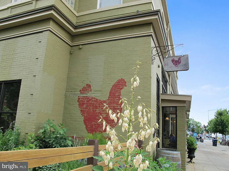 215 T St NE — Photo 31