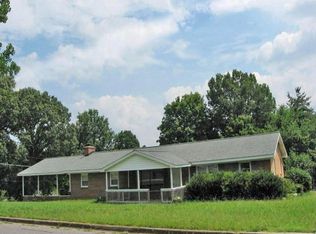 1244 Robin Rd, Eden, NC 27288