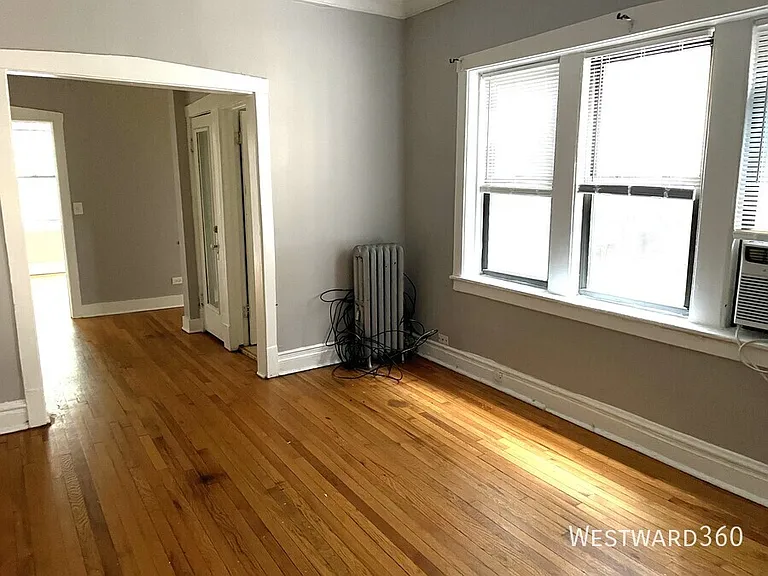 2551 N Avers Ave #2C — Photo 6
