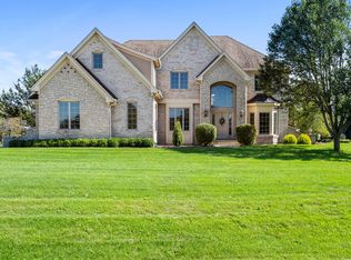 9N709 Whispering Springs Ln, Elgin, IL 60124