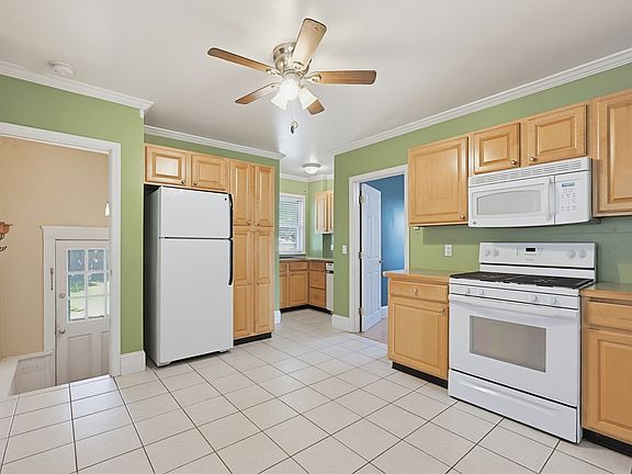 4th image of 73 Turner St