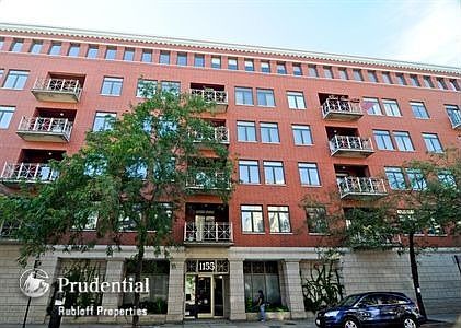 1st image of 1155 W Armitage Ave APT 204