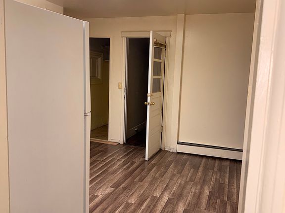 2nd image of 12 E 42nd St