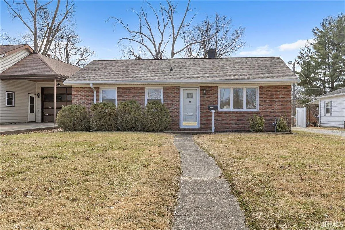 232 Fairway Dr photo 1