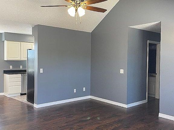 3rd image of 118 Zackary Ln