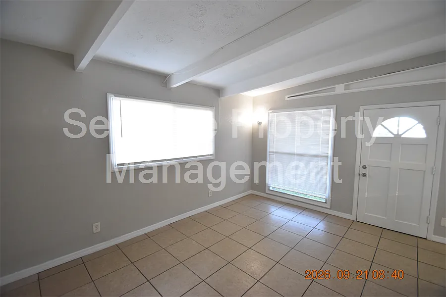 3 bed, 984 sqft, $1,750 — Photo 4