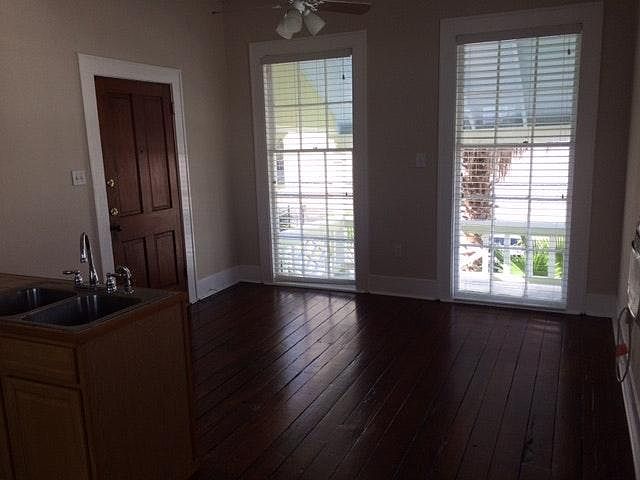 Living (looking towards balcony or street)