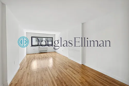 295 Park Ave S Photo 1