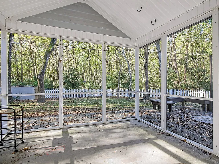 1785 Hickory Knl — Photo 2