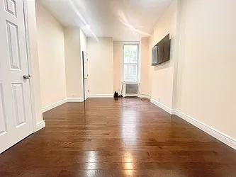 Rented by Century 21 Premier 