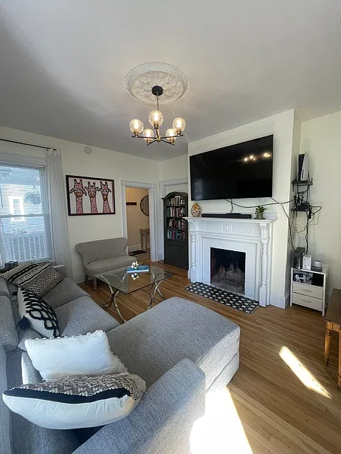15 Armandine St #1