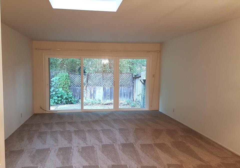 iving Room