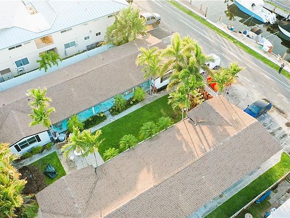 5th image of 3208 Canal Dr APT 3