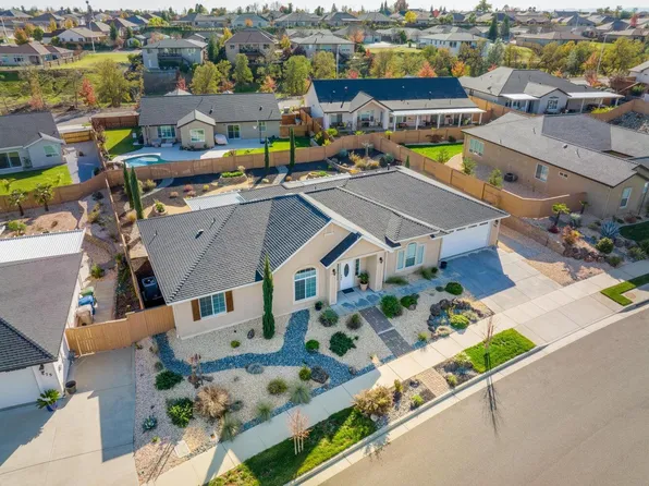 469 Belvedere Dr, Redding, CA 96003
