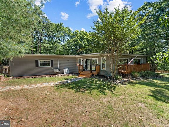 3rd image of 1810 Ridge Rd