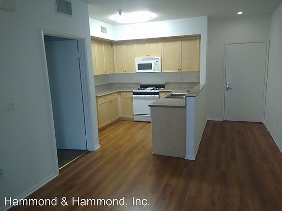4th image of 10227 Mason Ave #107
