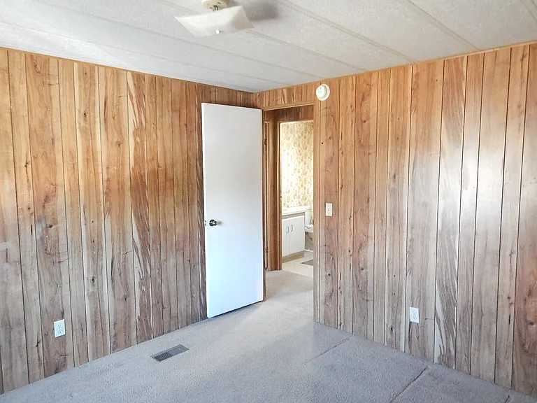 994 SE Willowdale Dr — Photo 10