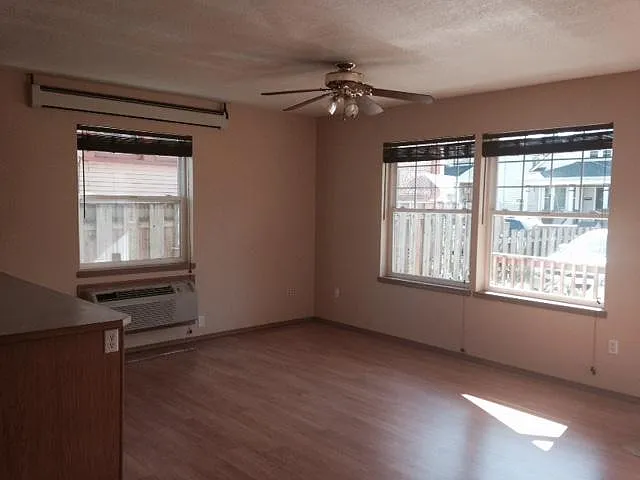 4140 NE 6th Ave — Photo 3