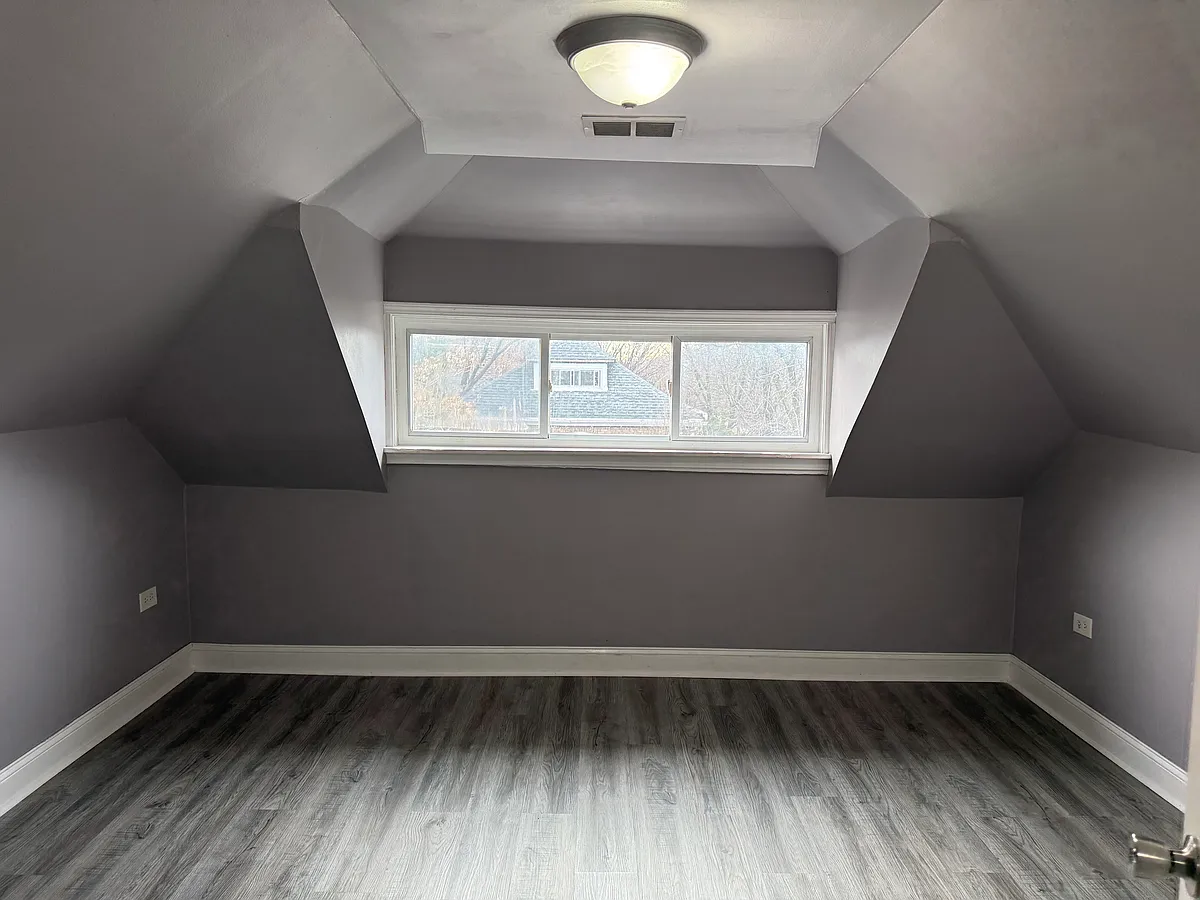Bed 3 - 6800 S Rockwell St #2R
