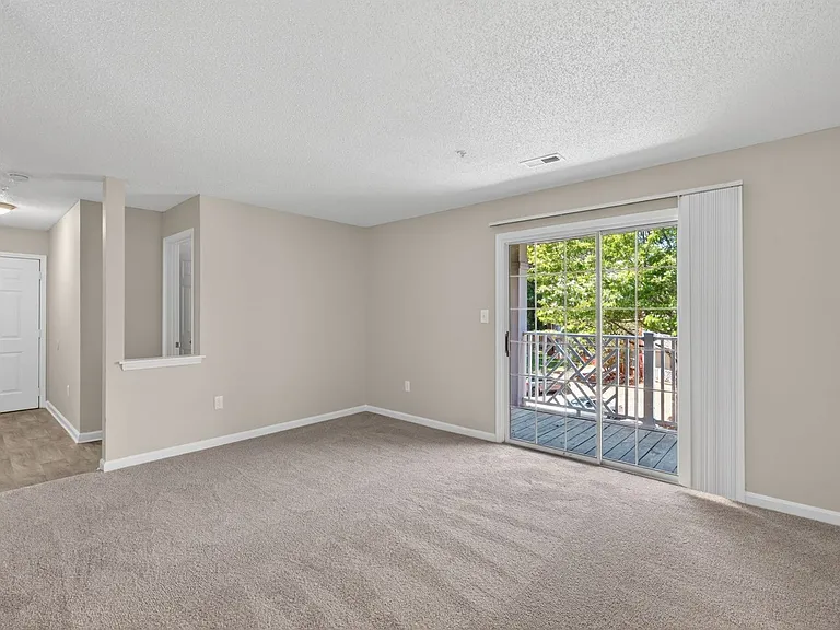 Sharon Oaks Apartments — Photo 32